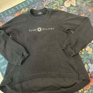 NUX Club Pilates Black hi low Crewneck